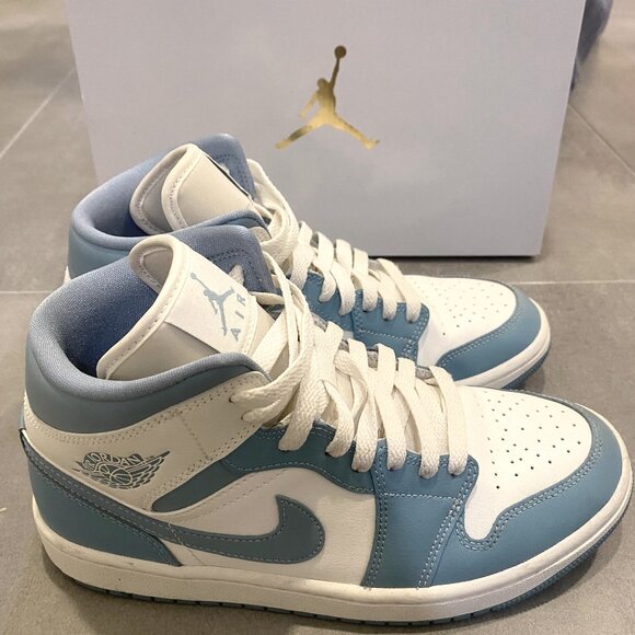 Air Jordan 1 Mid ‘University Blue’ Womens - Picture 1 of 6